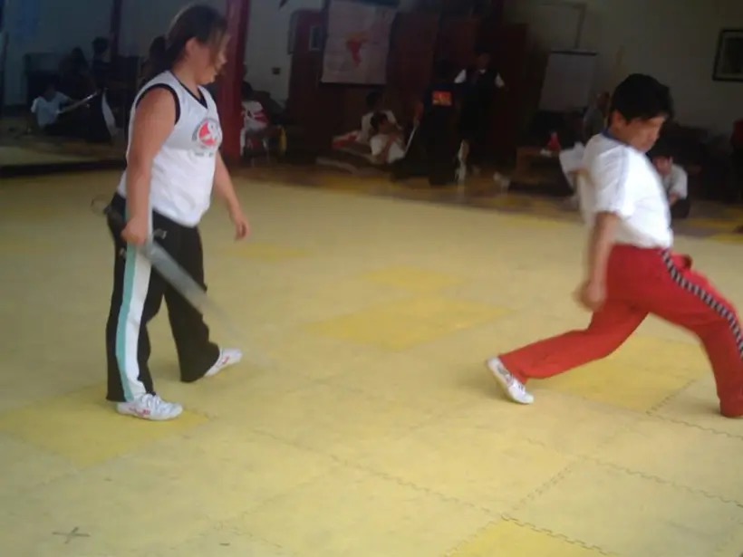 Registro antigo de Tamiris durante um treino de artes marciais