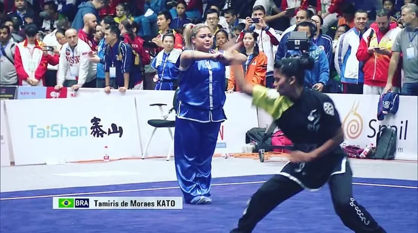 Tamiris representando o Brasil em competição internacional de Kung Fu